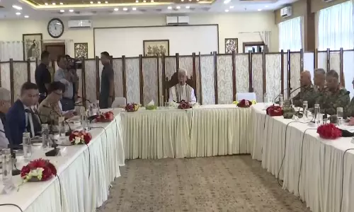 LG मनोज सिन्हा ने राजभवन में एकीकृत मुख्यालय की बैठक की अध्यक्षता की, सुरक्षा स्थिति की समीक्षा की