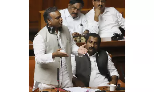 Priyank Kharge ने मेक इन इंडिया पर आलोचना की, विनिर्माण और निर्यात में कमजोर प्रदर्शन का आरोप