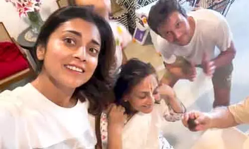 Shriya Saran: अपने पिता के जन्मदिन समारोह की एक झलक दिखाई Shriya Saran: अपने पिता के जन्मदिन समारोह की एक झलक दिखाई