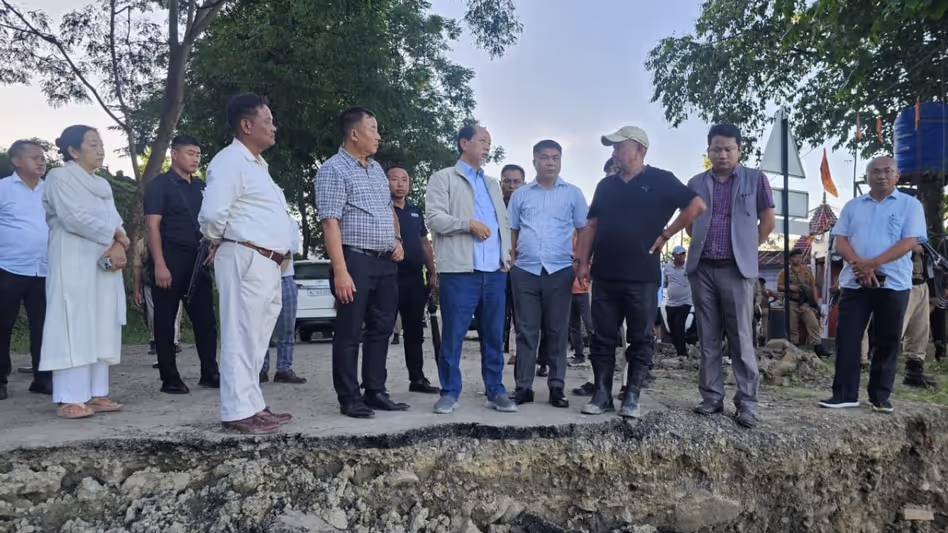 नागालैंड के मुख्यमंत्री ने लीज़ोचा में भूस्खलन प्रभावित एनएच-29 का निरीक्षण किया, तत्काल मरम्मत का आह्वान किया