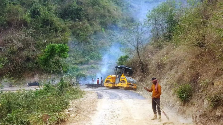 सेनापति सड़कें पूरी तरह से फिर से खुलीं NH-102A और NH-129A सभी वाहनों के लिए खुले सेनापति सड़कें पूरी तरह से फिर से खुलीं NH-102A और NH-129A सभी वाहनों के लिए खुले