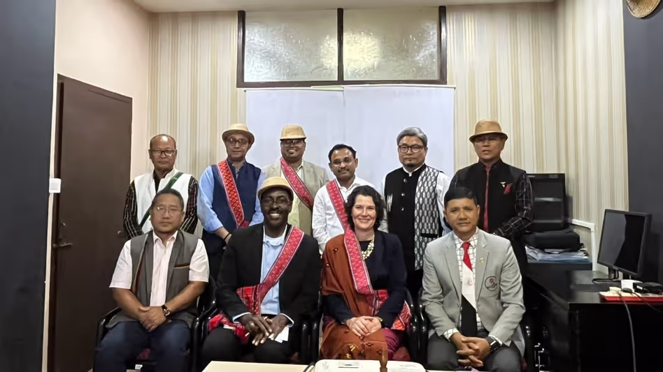 अमेरिकी महावाणिज्य दूत ने सेंट्रल वाईएमए के साथ बातचीत की, मिजोरम के युवाओं और सीमा मुद्दों में रुचि दिखाई अमेरिकी महावाणिज्य दूत ने सेंट्रल वाईएमए के साथ बातचीत की, मिजोरम के युवाओं और सीमा मुद्दों में रुचि दिखाई