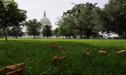 US में शटडाउन का खतरा बढ़ने से आर्थिक और राजनीतिक दांव पर खतरा