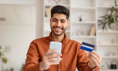 क्या अभी खरीदें, बाद में भुगतान करें, वास्तव में आपके credit score को बेहतर बनाने में मदद कर सकता है?