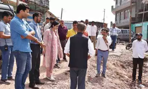 DC ने पंचैरी का व्यापक दौरा किया, हाल ही में आई बाढ़ से हुए नुकसान का आकलन किया DC ने पंचैरी का व्यापक दौरा किया, हाल ही में आई बाढ़ से हुए नुकसान का आकलन किया