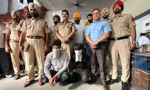बैग की दुकान पर IED लगाने के आरोप में दो लोग गिरफ्तार बैग की दुकान पर IED लगाने के आरोप में दो लोग गिरफ्तार