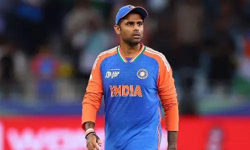 पहलगाम टिप्पणी के लिए ICC ने सूर्यकुमार पर लगाया जुर्माना, बीसीसीआई ने दी चुनौती पहलगाम टिप्पणी के लिए ICC ने सूर्यकुमार पर लगाया जुर्माना, बीसीसीआई ने दी चुनौती