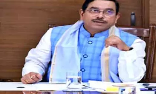 Karnataka: जाति सर्वेक्षण पर जोशी का हमला, बोले विफल सरकार की ढाल Karnataka: जाति सर्वेक्षण पर जोशी का हमला, बोले विफल सरकार की ढाल