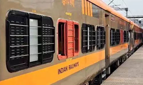 पीएम मोदी और रेल मंत्री अश्वनी वैष्णव शनिवार को अमृत भारत एक्सप्रेस को दिखाएंगे हरी झंडी पीएम मोदी और रेल मंत्री अश्वनी वैष्णव शनिवार को अमृत भारत एक्सप्रेस को दिखाएंगे हरी झंडी