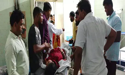 बिजली हादसा और भारी बारिश: परिवार के तीन लोग घायल, एक की मौत बिजली हादसा और भारी बारिश: परिवार के तीन लोग घायल, एक की मौत