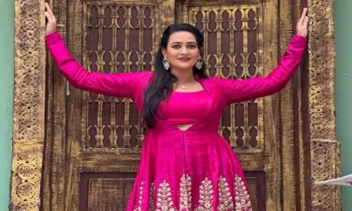 अनुपमा फेम जसवीर कौर का पारंपरिक अंदाज, तस्वीरें वायरल अनुपमा फेम जसवीर कौर का पारंपरिक अंदाज, तस्वीरें वायरल