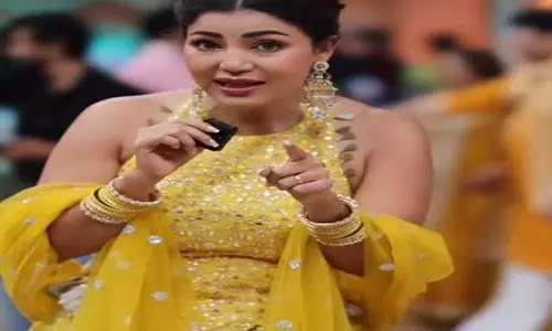 नवरात्रि के रंग में रंगीं देबीना बनर्जी, बोलीं- हमारी भक्ति वही है, बस अंदाज अलग