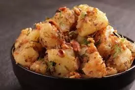 Crispy Aloo Fry Recipe: नवरात्रि व्रत में घर पर इन तरीकों से बनाएं टेस्टी आलू फ्राई Crispy Aloo Fry Recipe: नवरात्रि व्रत में घर पर इन तरीकों से बनाएं टेस्टी आलू फ्राई