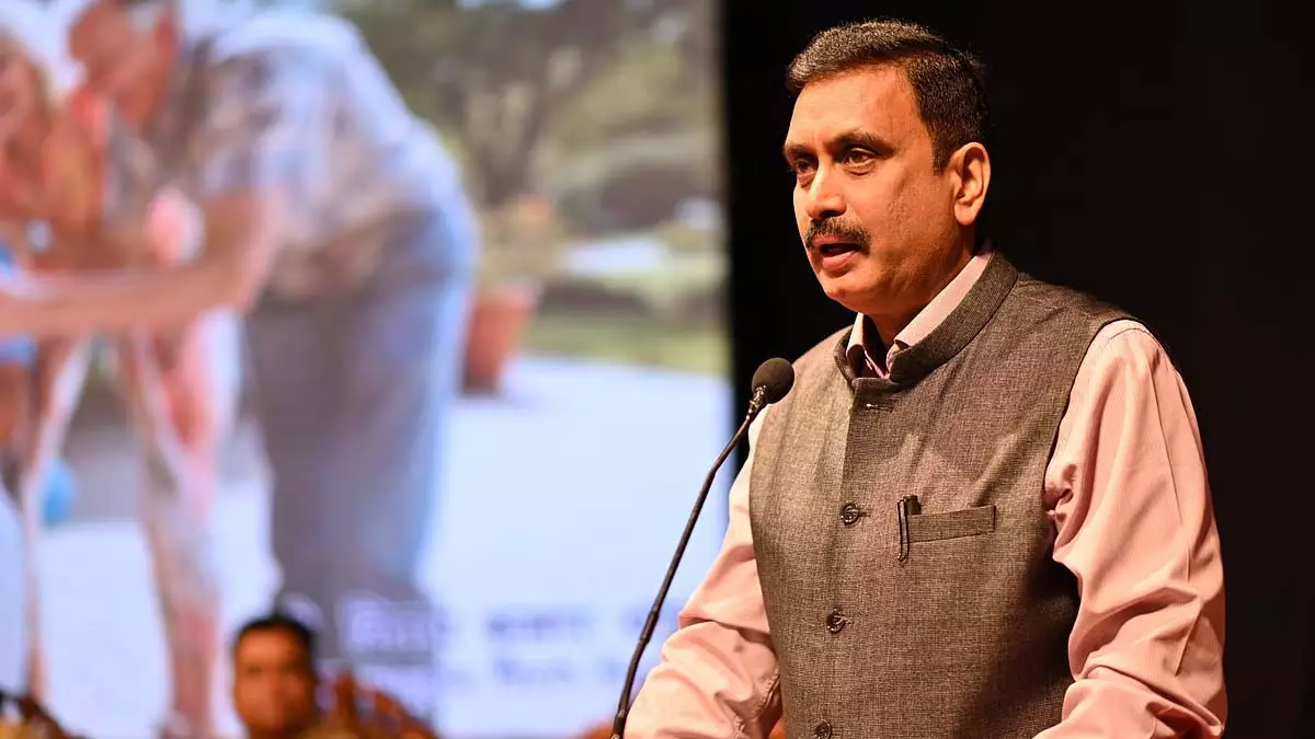 पिंपरी-चिंचवाड़ पुलिस सुरक्षा एवं साइबर अपराध जागरूकता बैठक में 1,200 से अधिक वरिष्ठ नागरिक शामिल हुए पिंपरी-चिंचवाड़ पुलिस सुरक्षा एवं साइबर अपराध जागरूकता बैठक में 1,200 से अधिक वरिष्ठ नागरिक शामिल हुए