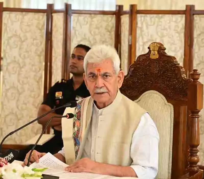 एलजी सिन्हा ने कट्टरपंथ व नशीली दवाओं के खिलाफ कार्रवाई का आह्वान किया एलजी सिन्हा ने कट्टरपंथ व नशीली दवाओं के खिलाफ कार्रवाई का आह्वान किया