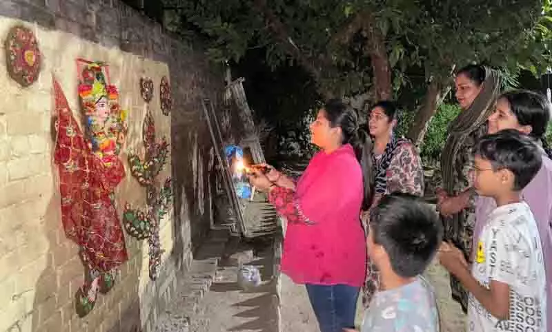 Sanjhi Mata Puja, मालवा के उपनगर कैसे मनाते हैं आस्था और शिल्प का सदियों पुराना त्योहार Sanjhi Mata Puja, मालवा के उपनगर कैसे मनाते हैं आस्था और शिल्प का सदियों पुराना त्योहार
