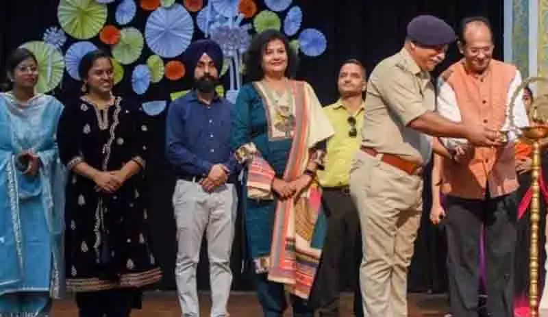 NIT हमीरपुर में संगीत, योग के साथ फ्रेशर्स डे मनाया गया NIT हमीरपुर में संगीत, योग के साथ फ्रेशर्स डे मनाया गया