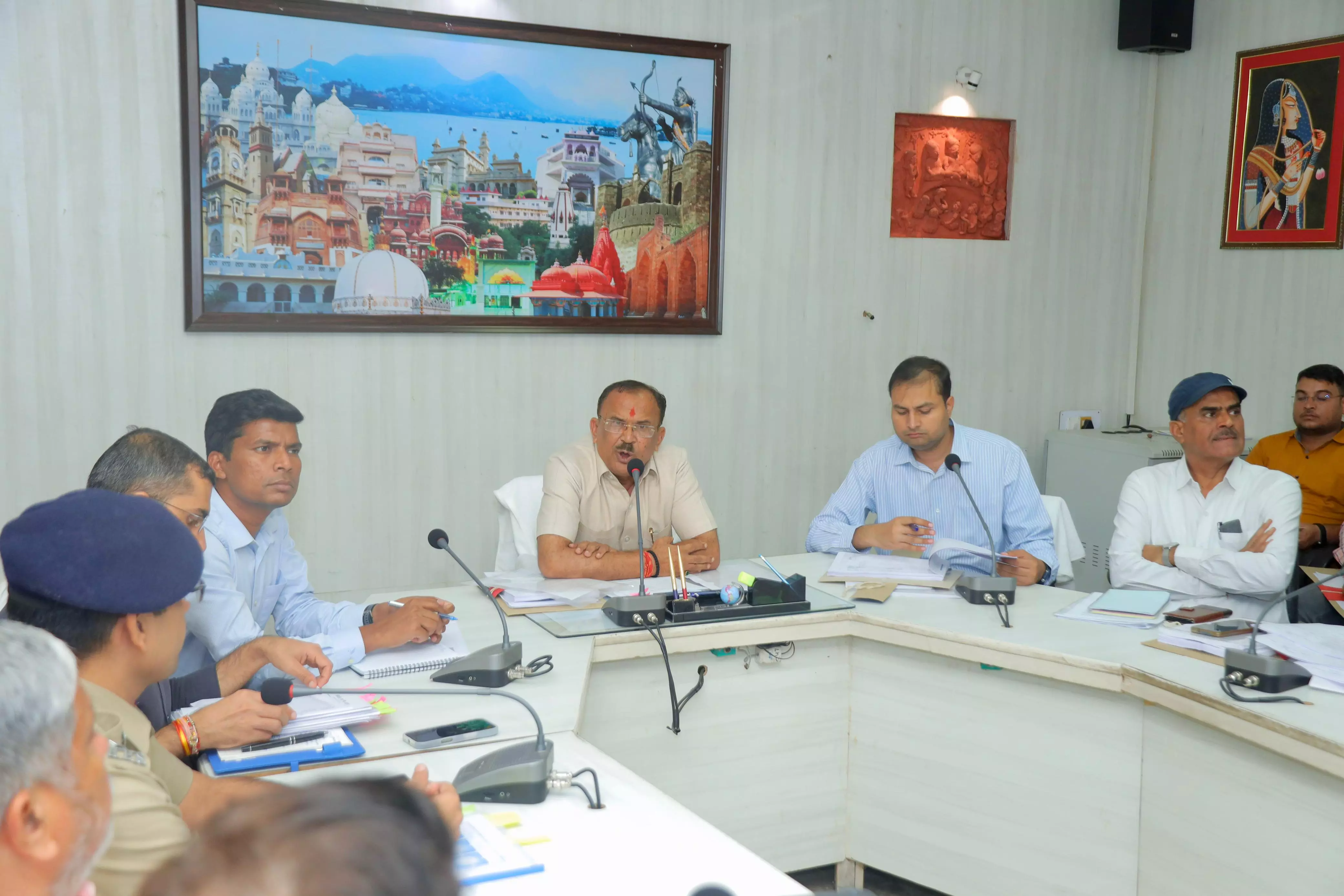 Ajmer: 48 घंटे में पानी आपूर्ति सुनिश्चित करें, बिजली कटौती बर्दाश्त नहीं होगी: देवनानी Ajmer: 48 घंटे में पानी आपूर्ति सुनिश्चित करें, बिजली कटौती बर्दाश्त नहीं होगी: देवनानी