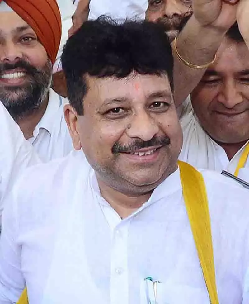जेल से बाहर आने के बाद MLA Arora ने मीडिया और आम जनता से दूरी बनाए रखी जेल से बाहर आने के बाद MLA Arora ने मीडिया और आम जनता से दूरी बनाए रखी