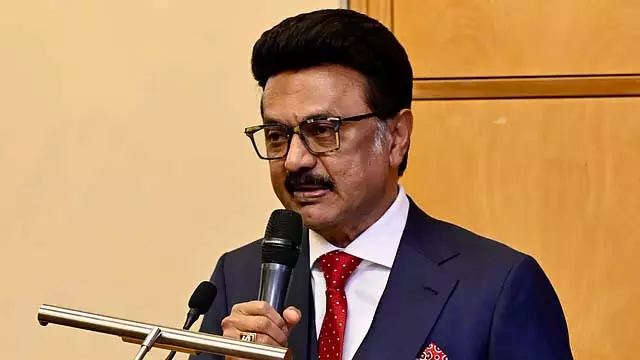 तमिलनाडु में हर साल 12.5 लाख नौकरियां होंगी : CM तमिलनाडु में हर साल 12.5 लाख नौकरियां होंगी : CM
