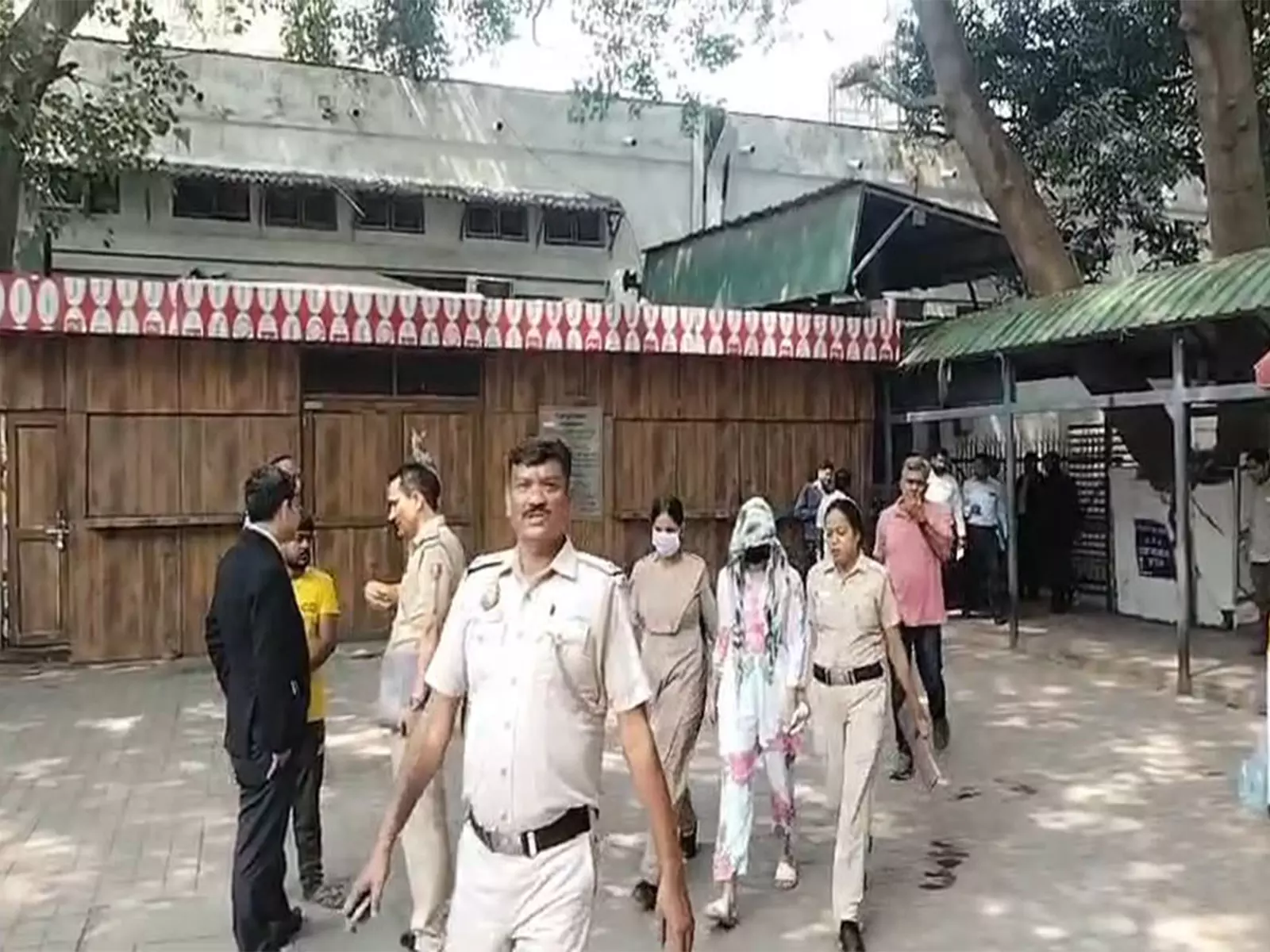 BMW दुर्घटना मामला: दिल्ली की अदालत ने गगनप्रीत कौर की न्यायिक हिरासत 11 अक्टूबर तक बढ़ाई BMW दुर्घटना मामला: दिल्ली की अदालत ने गगनप्रीत कौर की न्यायिक हिरासत 11 अक्टूबर तक बढ़ाई