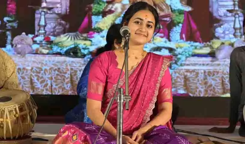 सूर्यगायत्री का भक्ति राग Hyderabad में परंपरा उत्सव के मंच को रोशन करता है सूर्यगायत्री का भक्ति राग Hyderabad में परंपरा उत्सव के मंच को रोशन करता है