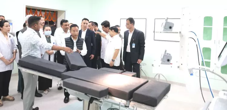 Sikkim : मुख्यमंत्री ने नए नामची जिला अस्पताल का निरीक्षण किया Sikkim : मुख्यमंत्री ने नए नामची जिला अस्पताल का निरीक्षण किया