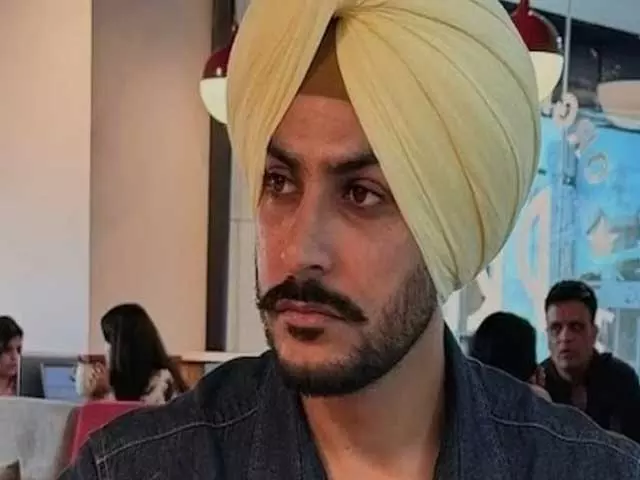 पंजाबी सिंगर: सड़क हादसे में गंभीर रूप से घायल, ICU में भर्ती पंजाबी सिंगर: सड़क हादसे में गंभीर रूप से घायल, ICU में भर्ती