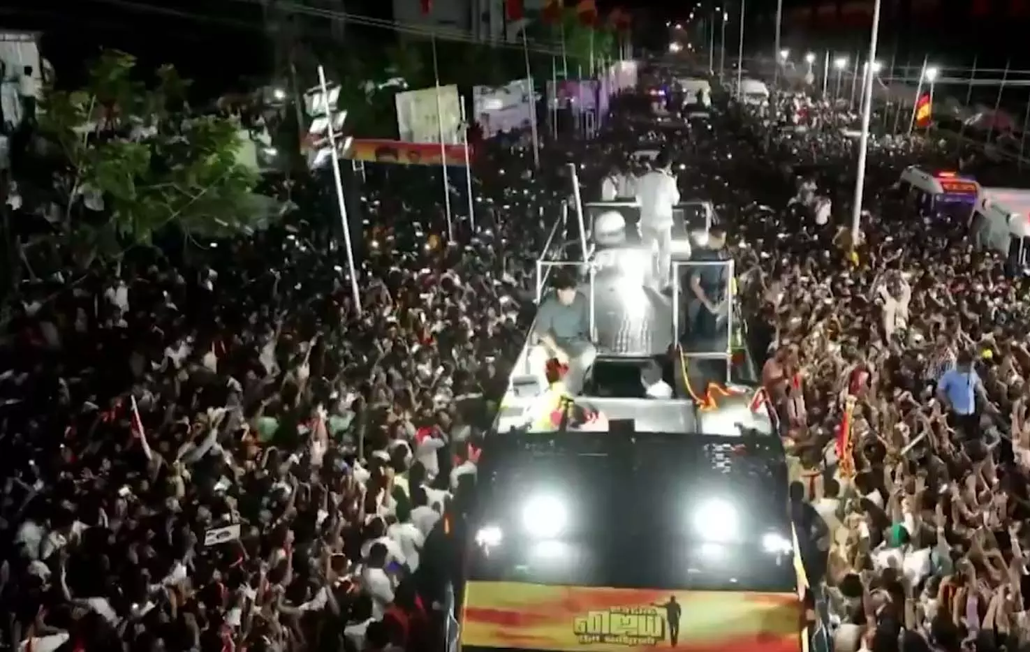 BIG BREAKING: एक्टर विजय की रैली में भगदड़, 20 लोगों की मौत की आशंका BIG BREAKING: एक्टर विजय की रैली में भगदड़, 20 लोगों की मौत की आशंका
