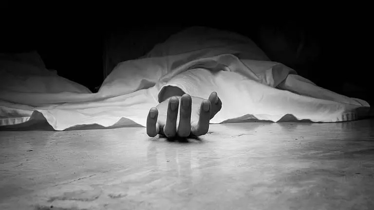 Sonarpur में पूजा मंडप में बिजली का करंट लगने से एक व्यक्ति की मौत Sonarpur में पूजा मंडप में बिजली का करंट लगने से एक व्यक्ति की मौत