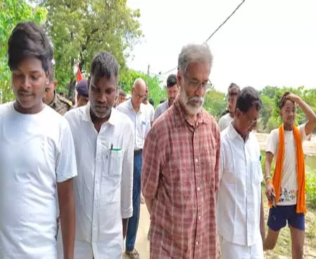 भोजपुर पहुंचे भाकपा (माले) के महासचिव, बाढ़ और कटाव वाले क्षेत्रों का लिया जायजा भोजपुर पहुंचे भाकपा (माले) के महासचिव, बाढ़ और कटाव वाले क्षेत्रों का लिया जायजा