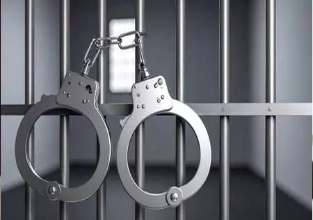 क्राइम ब्रांच की बड़ी कार्रवाई- 11 ड्रग्स तस्कर गिरफ्तार, 2.04 करोड़ की हेरोइन बरामद क्राइम ब्रांच की बड़ी कार्रवाई- 11 ड्रग्स तस्कर गिरफ्तार, 2.04 करोड़ की हेरोइन बरामद