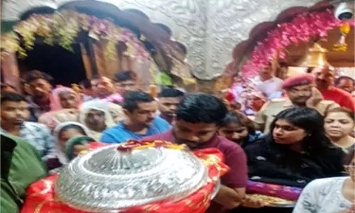 Una: चिंतपूर्णी मां के चरणों में श्रद्धालु ने चढ़ाए लाखों रुपये