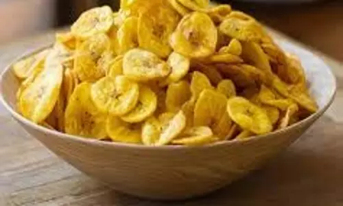 Navratri Vrat Food: घर पर ऐसे बनाएं व्रत वाले आलू और केला के चिप्स Navratri Vrat Food: घर पर ऐसे बनाएं व्रत वाले आलू और केला के चिप्स