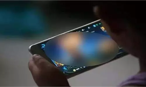 Up News: ऑनलाइन गेम में 13 लाख रुपये की ठगी से किशोर ने उठाया खौफनाक कदम Up News: ऑनलाइन गेम में 13 लाख रुपये की ठगी से किशोर ने उठाया खौफनाक कदम