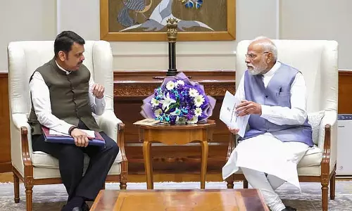 बारिश से हुए नुकसान पर मुख्यमंत्री फडणवीस ने प्रधानमंत्री मोदी से मुलाकात की