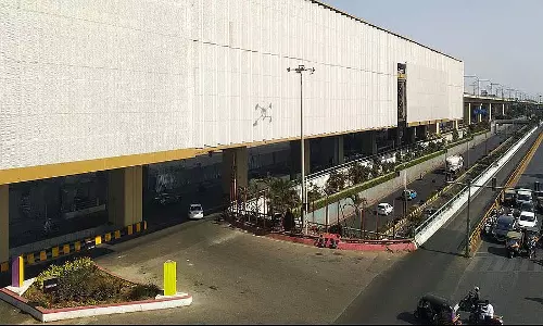 पिंपरी-चिंचवाड़ मेट्रो स्टेशनों पर पार्किंग उपलब्ध नहीं; सार्वजनिक परिवहन का उपयोग करें पिंपरी-चिंचवाड़ मेट्रो स्टेशनों पर पार्किंग उपलब्ध नहीं; सार्वजनिक परिवहन का उपयोग करें