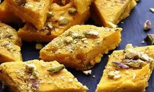 Recipe: ऐसे तैयार करें हेल्दी और स्वादिष्ट बेसन की बर्फी