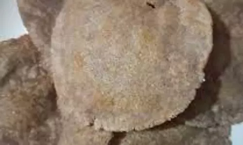 Navratri Special Puri: व्रत में बनाएं कुट्टू के आटे और कच्चे केले की पूरी Navratri Special Puri: व्रत में बनाएं कुट्टू के आटे और कच्चे केले की पूरी