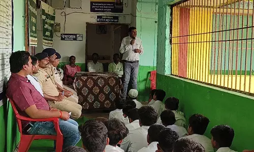 स्कूलों में पहुंची शक्ति टीम, नशा मुक्ति अभियान के तहत बच्चों को किया जागरूक स्कूलों में पहुंची शक्ति टीम, नशा मुक्ति अभियान के तहत बच्चों को किया जागरूक