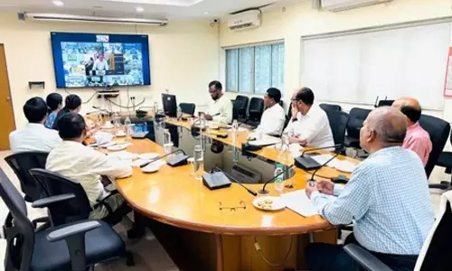 Odisha : सीईओ ने 2026 मतदाता सूची के विशेष गहन पुनरीक्षण की तैयारियों की समीक्षा की Odisha : सीईओ ने 2026 मतदाता सूची के विशेष गहन पुनरीक्षण की तैयारियों की समीक्षा की