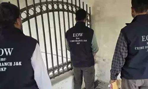 सीबीके ने मध्य कश्मीर में कई स्थानों पर छापे मारे