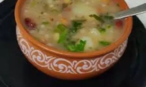 Sabudana Soup Khichdi: इस बार व्रत में नॉर्मल नहीं, साबूदाने के ये सूपी खिचड़ी बनायें