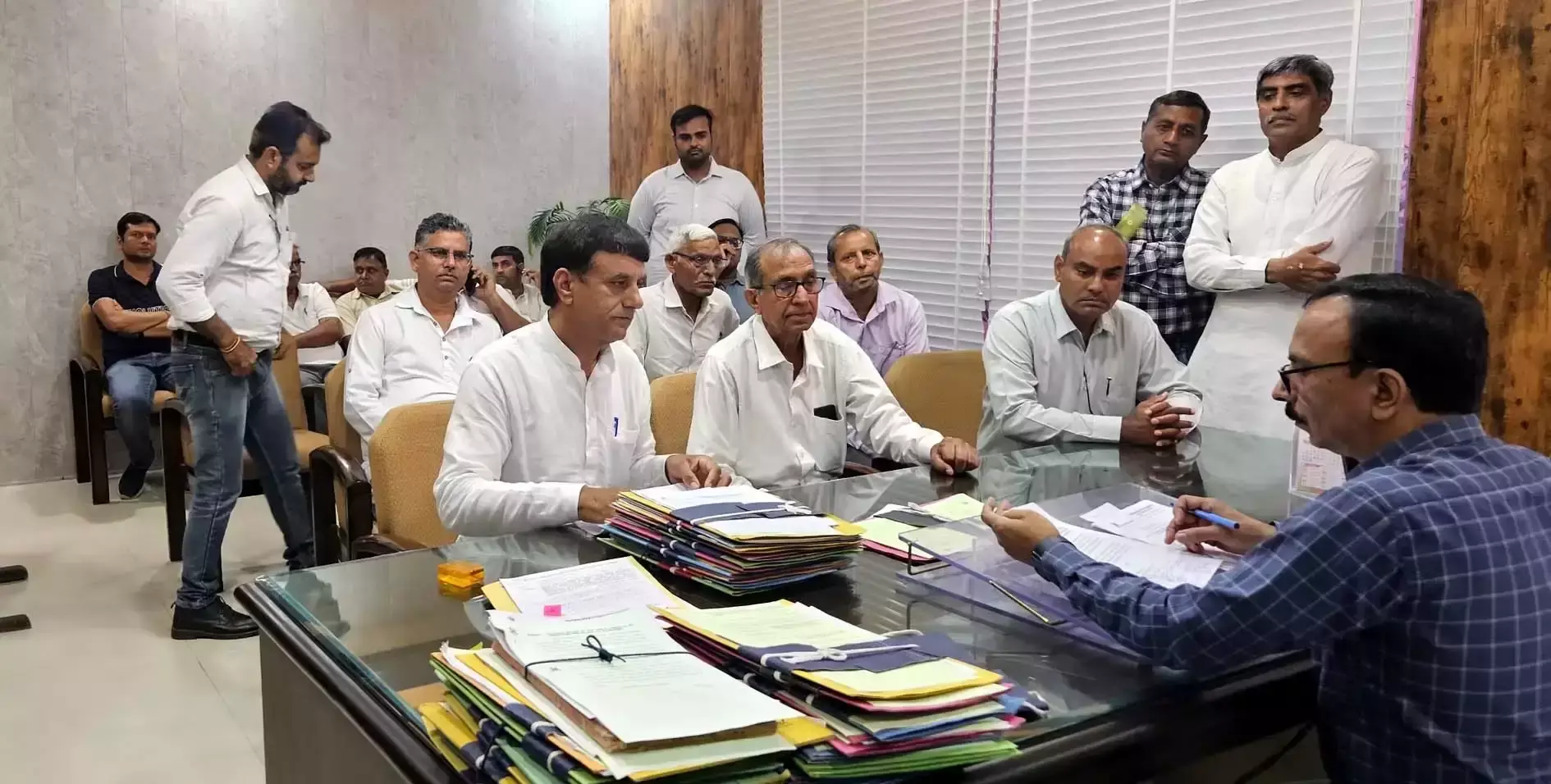 Hisar: ग्रामीणों ने किया एचएसवीपी को अल्टीमेटम, धरना होगा Hisar: ग्रामीणों ने किया एचएसवीपी को अल्टीमेटम, धरना होगा
