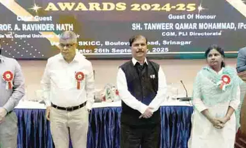 J&K में टॉप परफॉर्मर्स को PLI-RPLI उत्कृष्टता पुरस्कार मिले J&K में टॉप परफॉर्मर्स को PLI-RPLI उत्कृष्टता पुरस्कार मिले