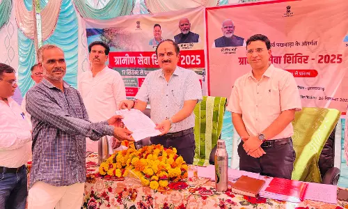Jhalawar: खानपुर में शहरी व ग्रामीण सेवा शिविरों की समीक्षा, कलेक्टर ने दिए निर्देश