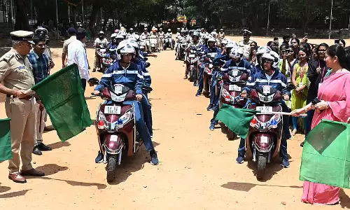 Bengaluru : रानी चन्नम्मा ट्रूप का शुभारंभ Bengaluru : रानी चन्नम्मा ट्रूप का शुभारंभ