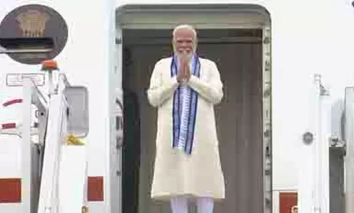 प्रधानमंत्री 50,000 करोड़ रुपये की परियोजनाओं का अनावरण करने झारसुगुड़ा पहुंचे