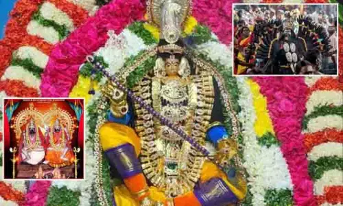 एक आध्यात्मिक दृश्य, भव्य Kulsai Dussehra उत्सव के अंदर एक आध्यात्मिक दृश्य, भव्य Kulsai Dussehra उत्सव के अंदर