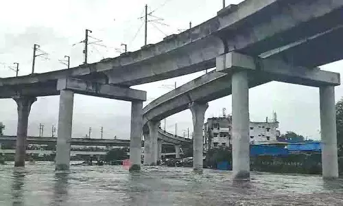 Musi river में बाढ़ के बाद 1200 से अधिक परिवारों को निकाला गया, बचाव अभियान जारी Musi river में बाढ़ के बाद 1200 से अधिक परिवारों को निकाला गया, बचाव अभियान जारी